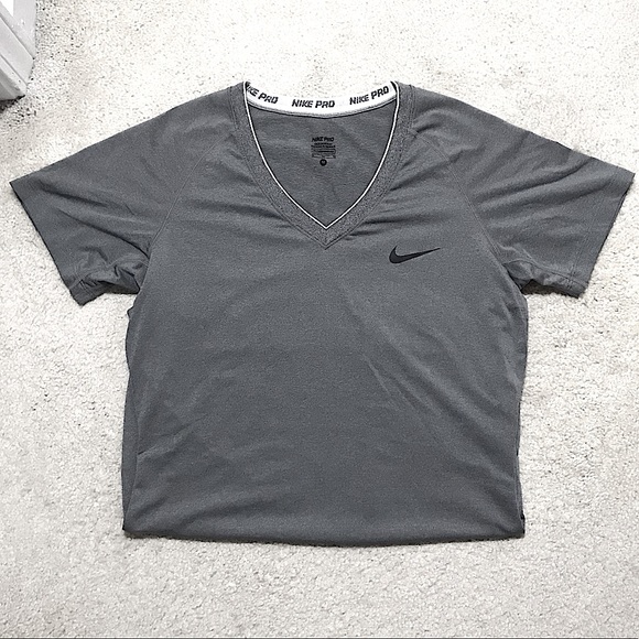🆕🔥NIKEPRO DRI FIT REALLY CUTE SILKY SOFT GRAY&WHITE STRIPED V-NECK&BLACK SHIRT - Picture 8 of 16